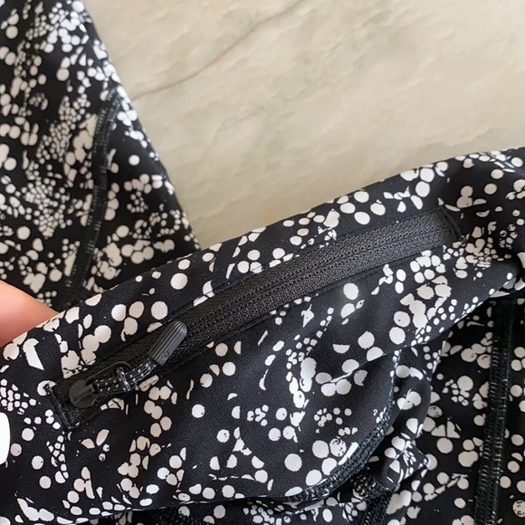 Lulu lemon leggings - Picture 3 of 3